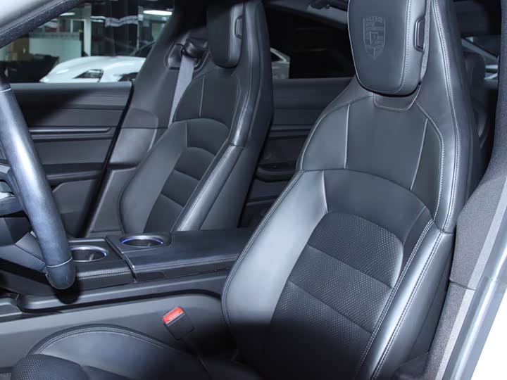 Фото 9 - Porsche Taycan