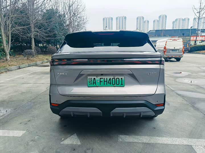 Фото 8 - Geely Galaxy L7