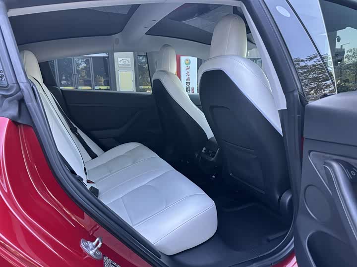 Фото 7 - Tesla Model 3