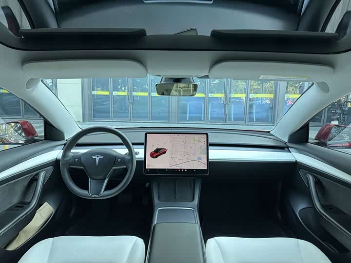 Фото 8 - Tesla Model 3