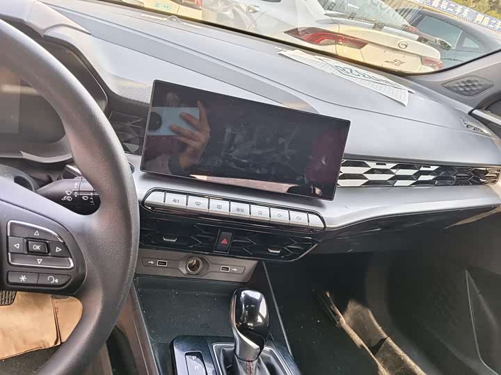 Фото 6 - MG Motor 5