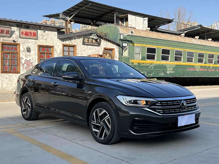 Фото 2 - Volkswagen Sagitar L