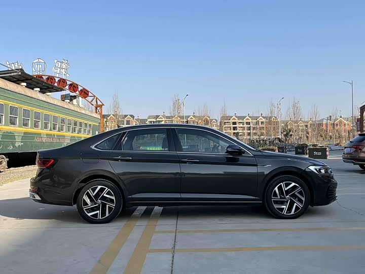 Фото 3 - Volkswagen Sagitar L