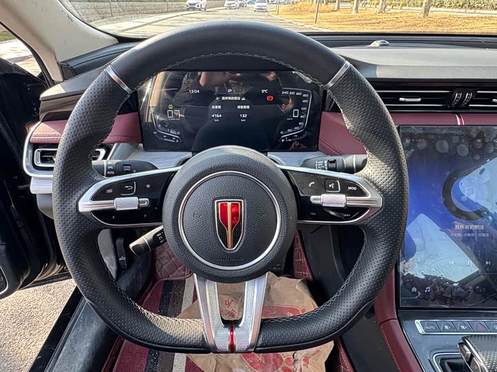 Фото 7 - Hongqi H5