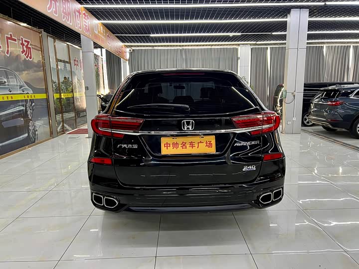 Фото 5 - Honda Avancier