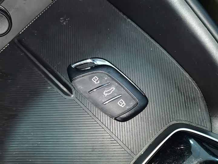 Фото 9 - MG Motor 5