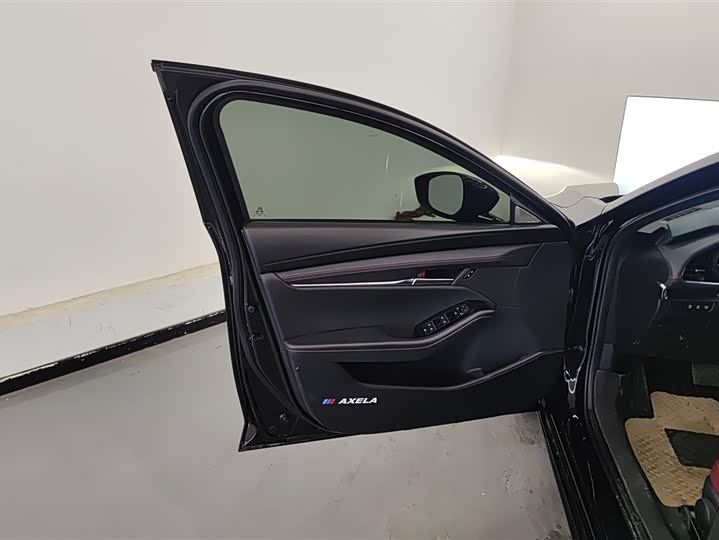 Фото 7 - Mazda 3 (Axela)