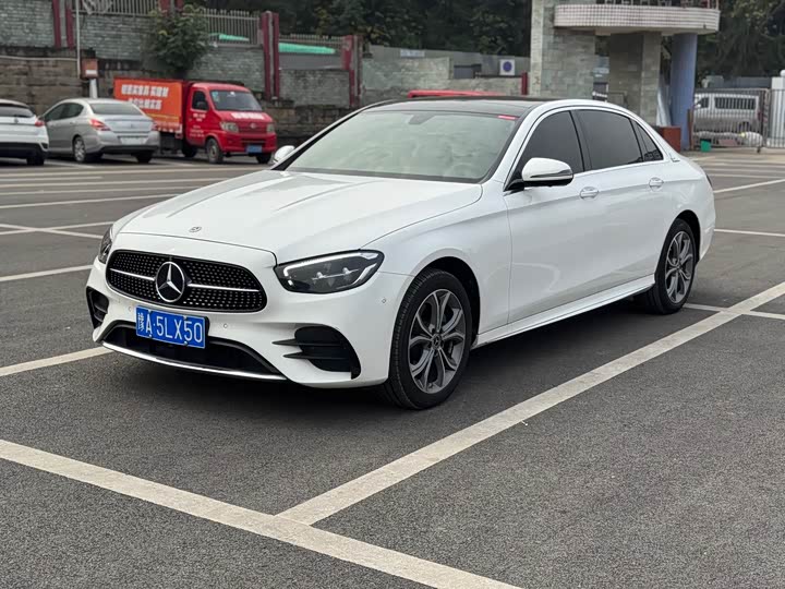 Фото 1 - Mercedes-Benz E-Class