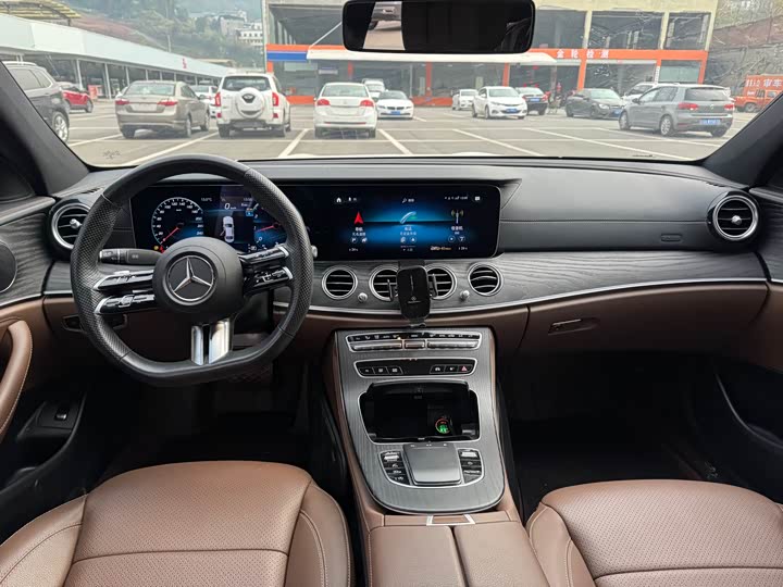 Фото 7 - Mercedes-Benz E-Class