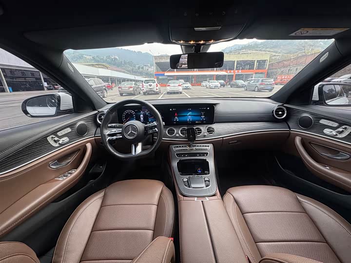 Фото 8 - Mercedes-Benz E-Class