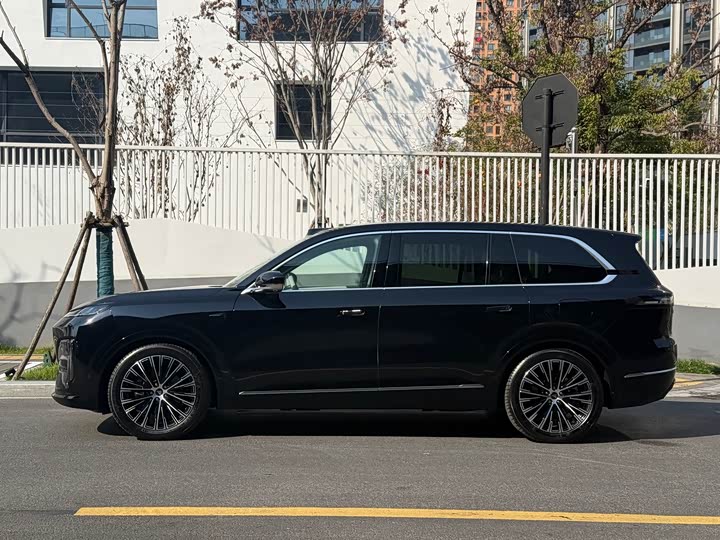 Фото 3 - Changan Deepal S09