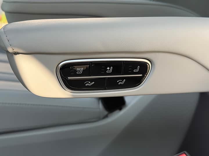 Фото 7 - Changan Deepal S09