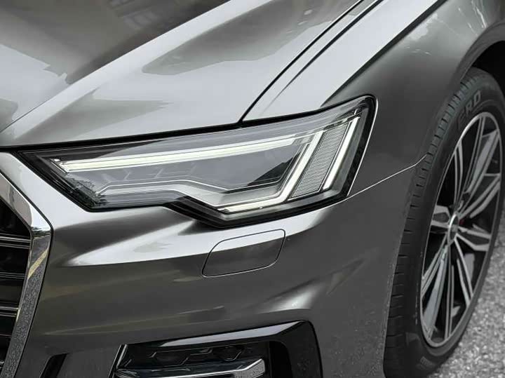 Фото 6 - Audi A6L