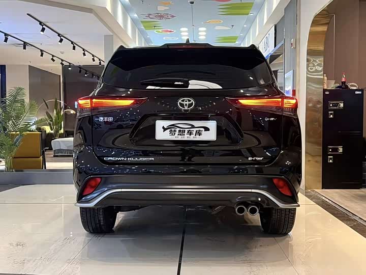 Фото 8 - Toyota Crown Kluger