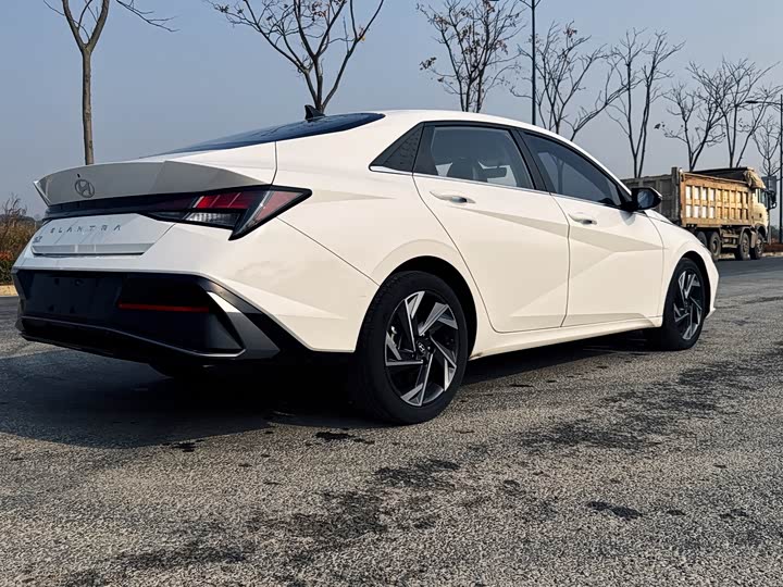 Фото 5 - Hyundai Elantra N line