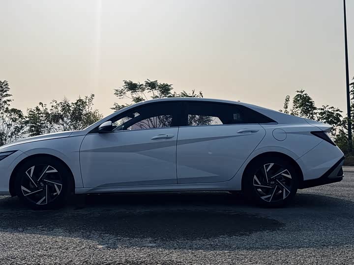 Фото 8 - Hyundai Elantra N line
