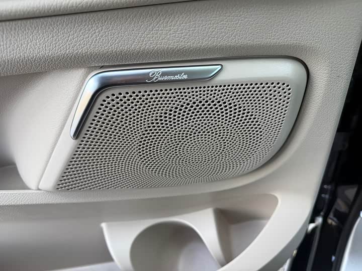 Фото 7 - Mercedes-Benz V-Class