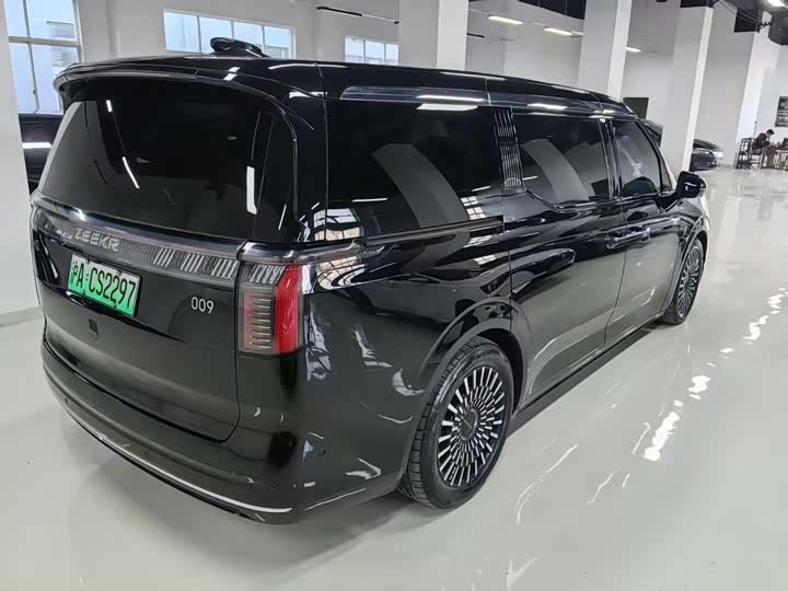 Фото 5 - Zeekr 009