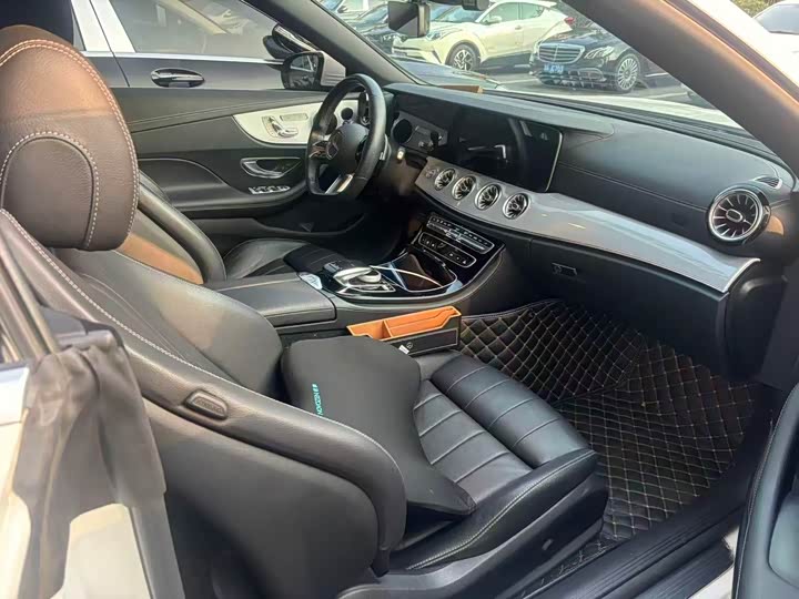 Фото 7 - Mercedes-Benz E-Class