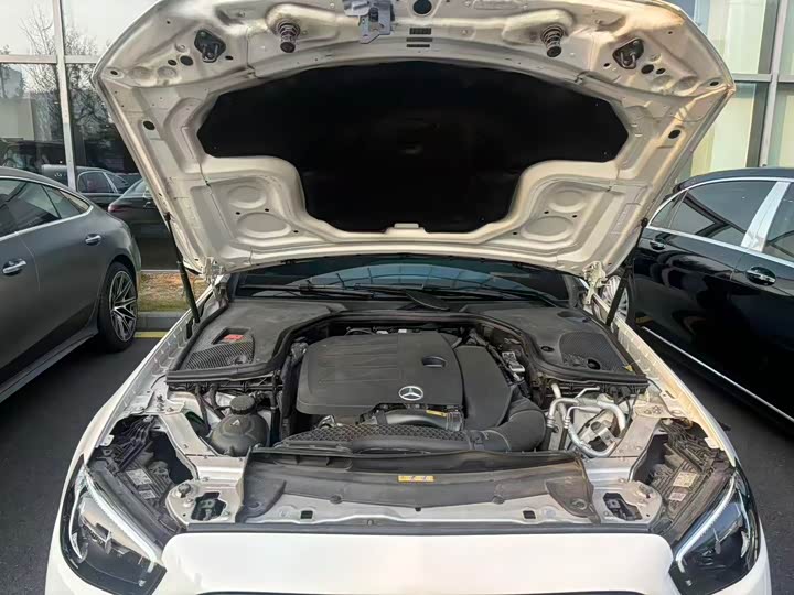 Фото 8 - Mercedes-Benz E-Class