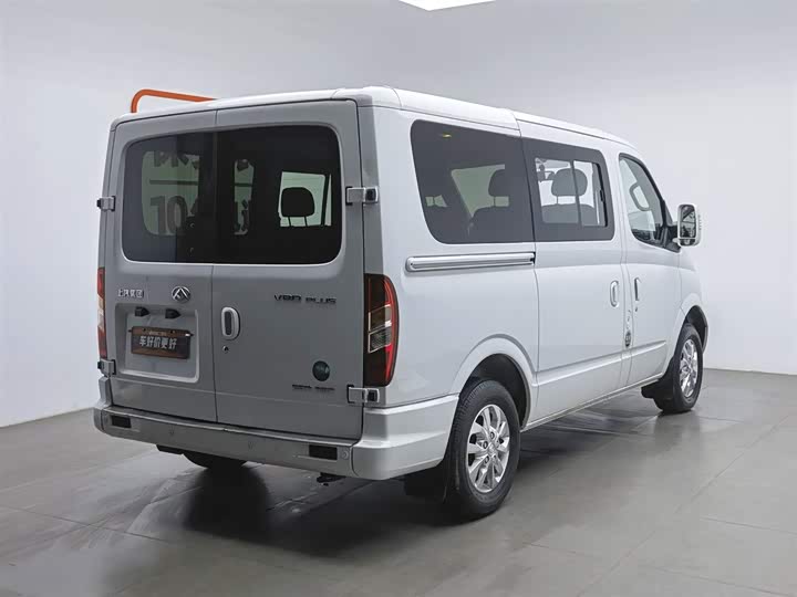 Фото 2 - Maxus V80