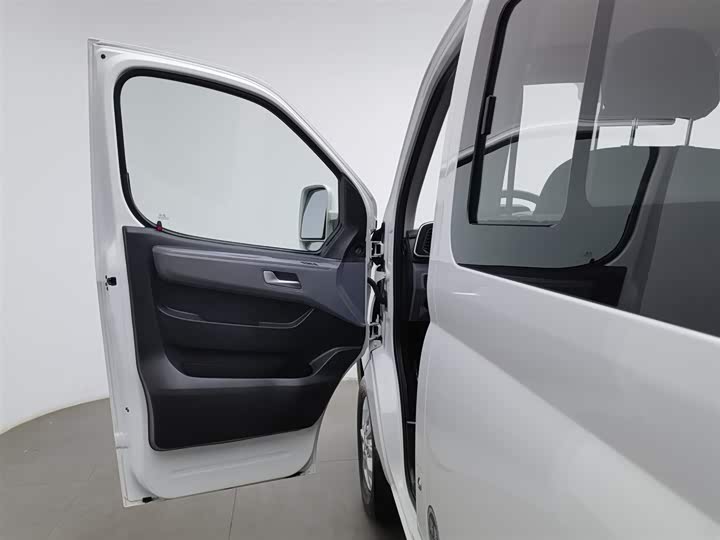 Фото 8 - Maxus V80