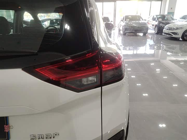 Фото 8 - Nissan X-Trail