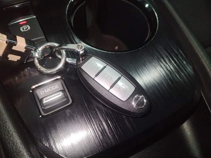 Фото 9 - Nissan X-Trail