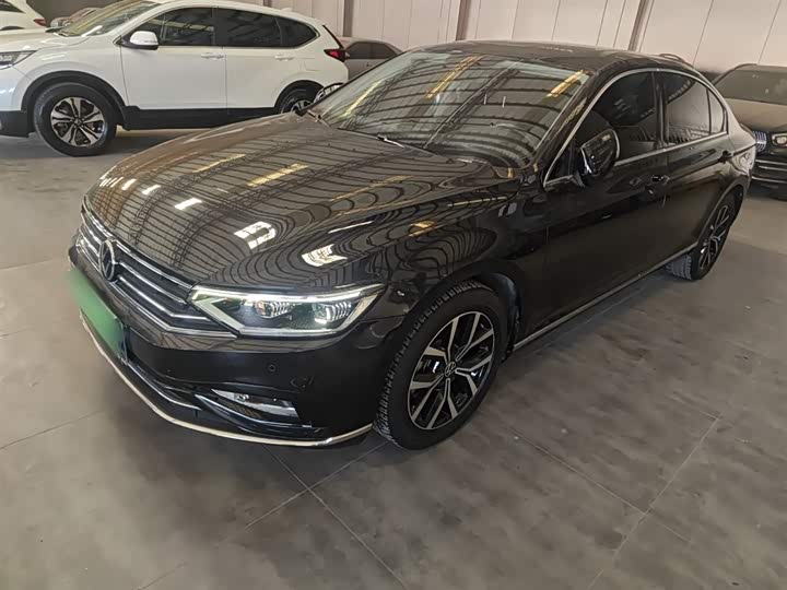 Фото 2 - Volkswagen Magotan