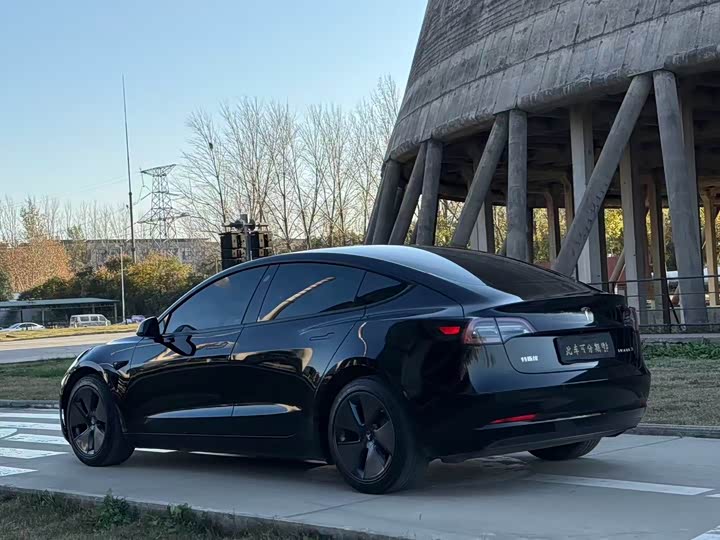 Фото 9 - Tesla Model 3