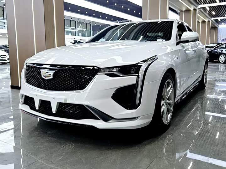 Фото 1 - Cadillac CT4