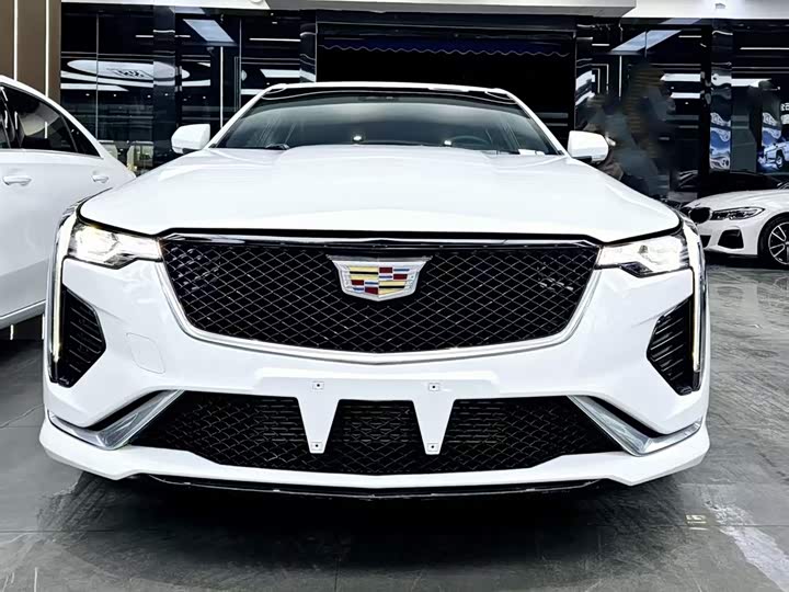 Фото 2 - Cadillac CT4