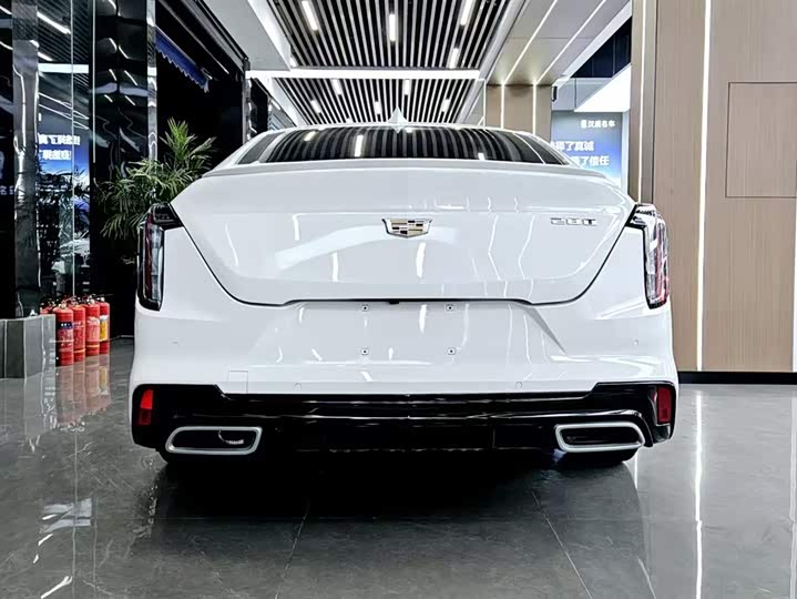 Фото 8 - Cadillac CT4