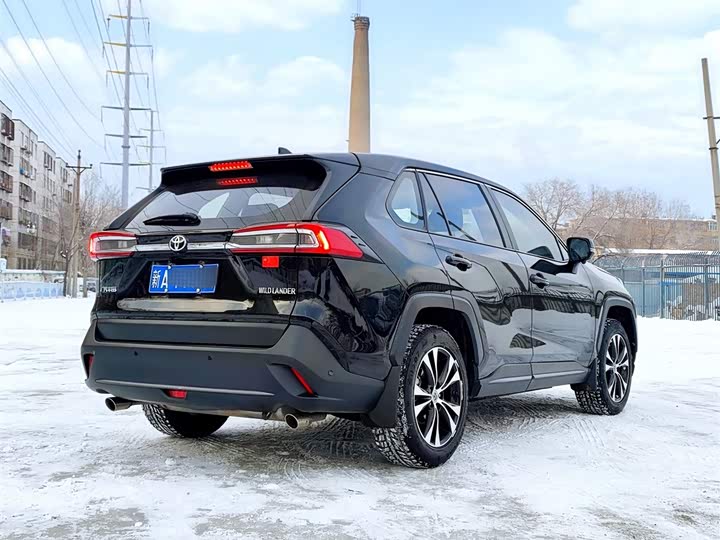 Фото 4 - Toyota Wildlander