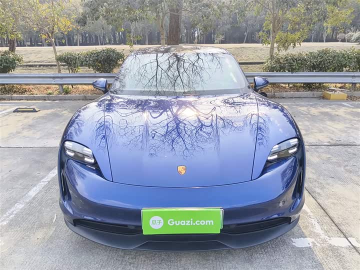 Фото 3 - Porsche Taycan