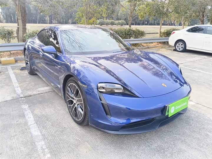 Фото 4 - Porsche Taycan