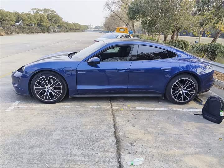 Фото 5 - Porsche Taycan