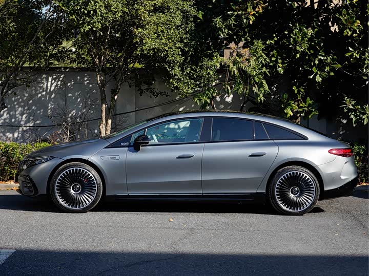 Фото 4 - Mercedes-Benz EQS AMG