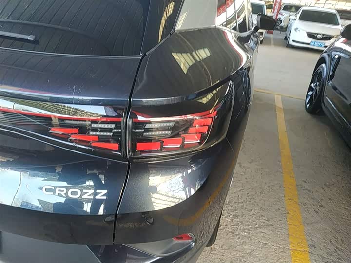 Фото 8 - Volkswagen ID.4 Crozz