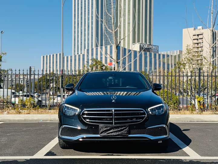 Фото 2 - Mercedes-Benz E-Class