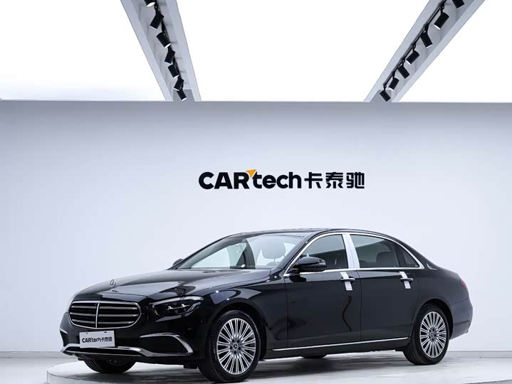 Фото 1 - Mercedes-Benz E-Class