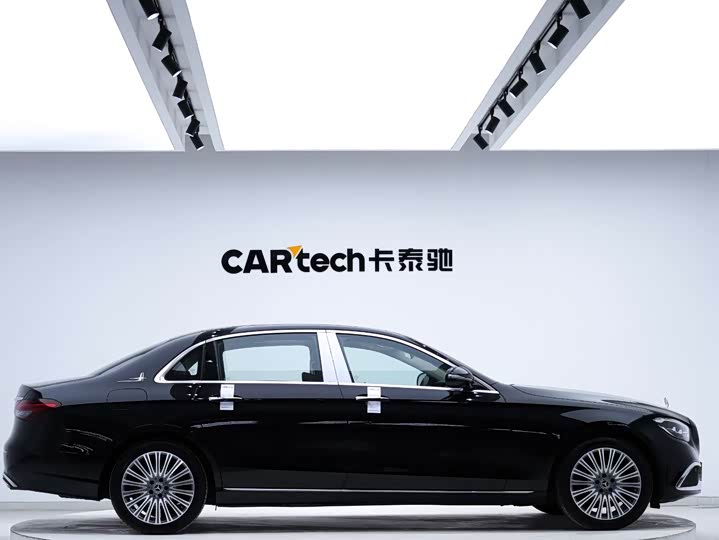 Фото 4 - Mercedes-Benz E-Class