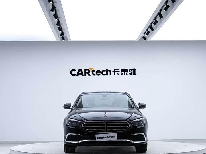 Фото 6 - Mercedes-Benz E-Class