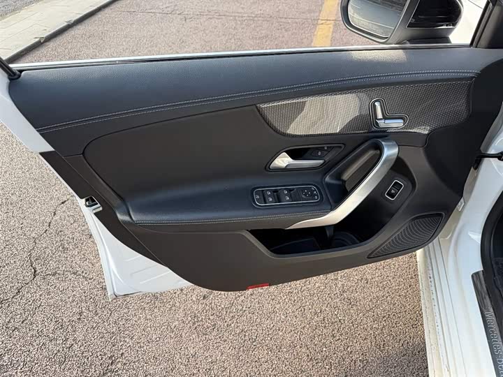 Фото 6 - Mercedes-Benz A-Class