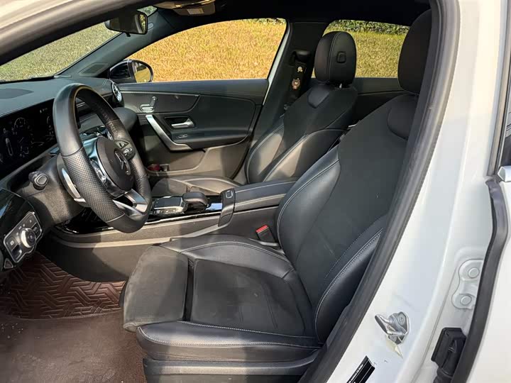 Фото 8 - Mercedes-Benz A-Class