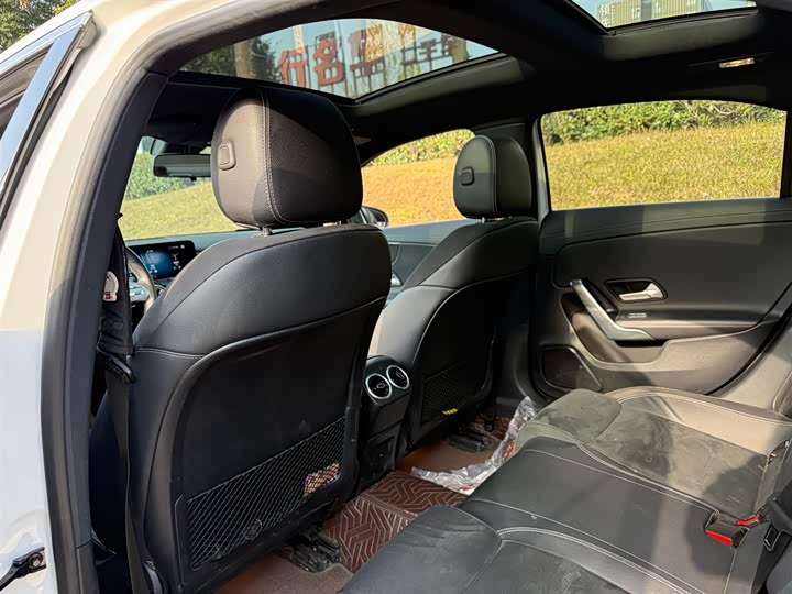 Фото 9 - Mercedes-Benz A-Class