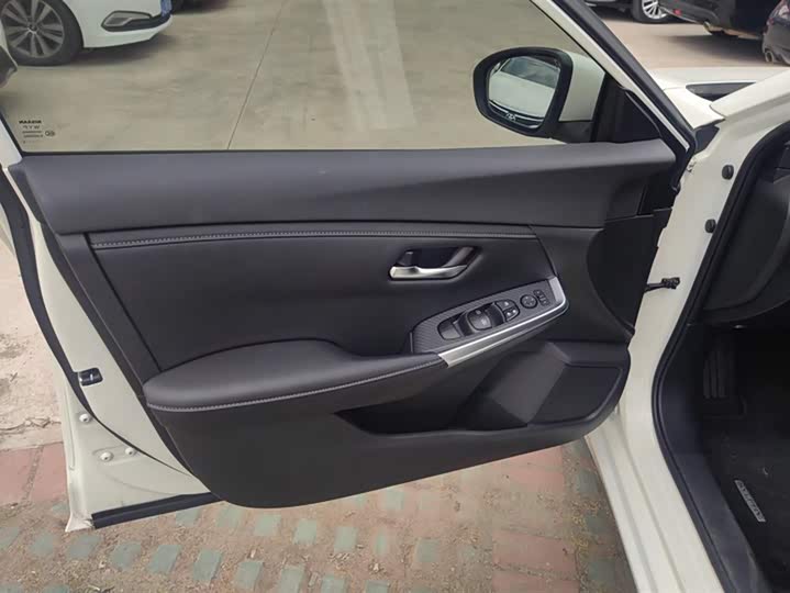 Фото 7 - Nissan Sylphy