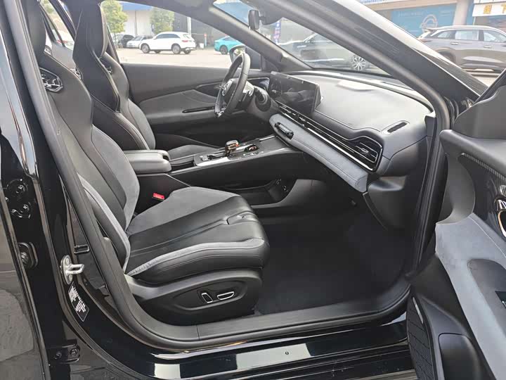 Фото 7 - GAC Trumpchi Empow R