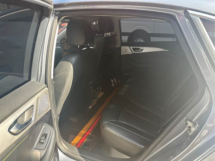 Фото 6 - Roewe i6 Max EV