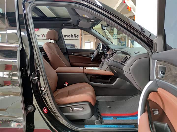 Фото 8 - Honda UR-V